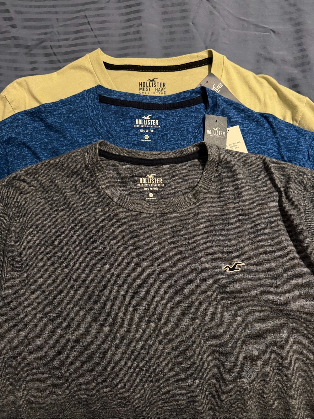 Hollister Must-Have Collection Icon Tee. 3 Men's Short Sleeve Tees XXL